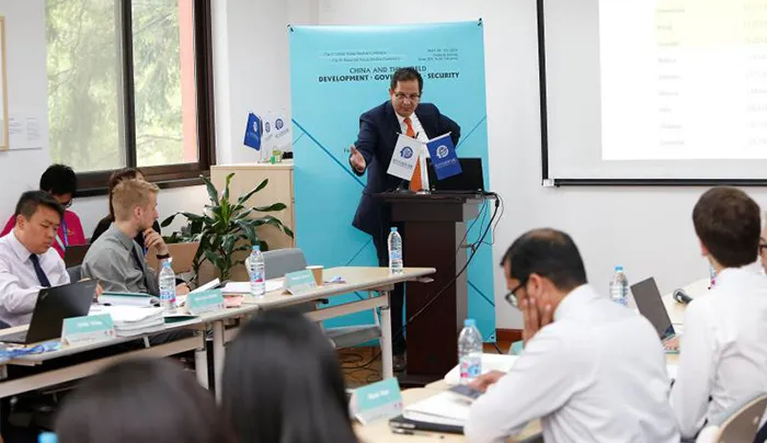 Investigador de Economía participa en foro internacional sobre China