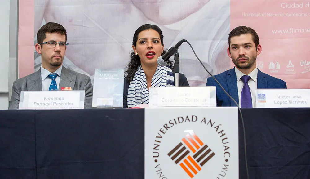 La escritora Laura Coronado promueve La regulación global del ciberespacio en FIL Minería