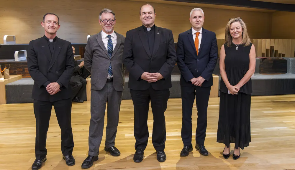 &Aacute;lvaro Enrigue ilumina la historia de la investigaci&oacute;n en las Jornadas Joseph Ratzinger de Posgrado