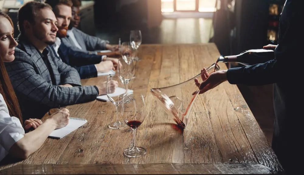 La Escuela de Doctorado organiza conversatorio y cata de vinos