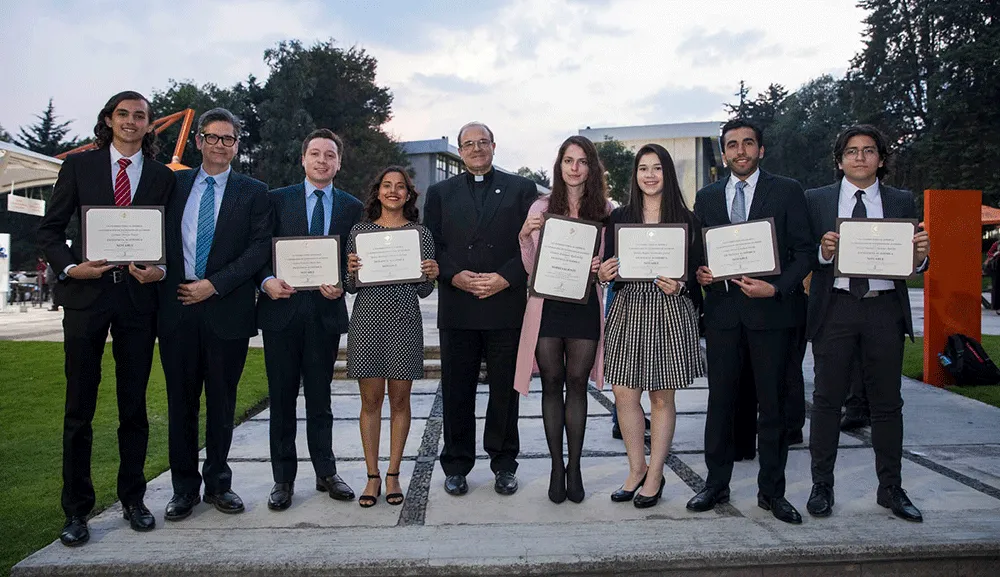 Premios a la Excelencia, hombres y mujeres dispuestos a alcanzar sus sueños 