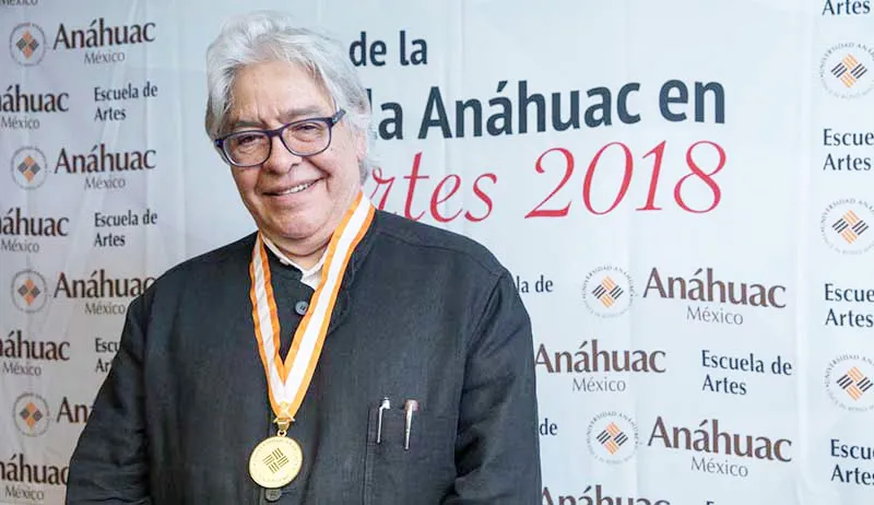 Reconocemos al escultor Sebastián con la Medalla Anáhuac en Artes 2018