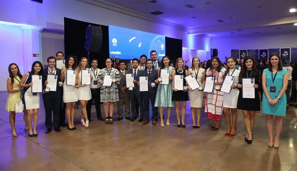 Reconocen la excelencia académica de nuestros alumnos en los Premios Ceneval al Desempeño de Excelencia-EGEL