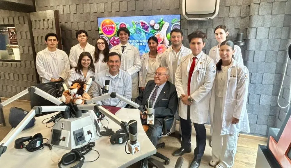Alumnos se reúnen con el Dr. Rubén Argüero, padre del trasplante cardíaco en México y Latinoamérica