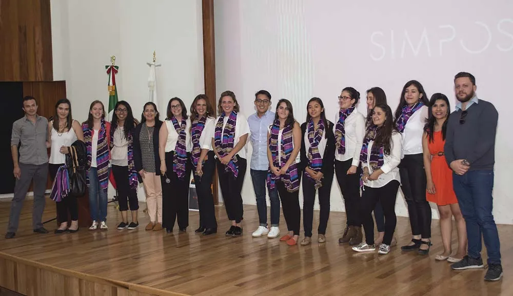 Egresados comparten su experiencia profesional en el Simposio de Liderazgo