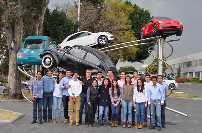 Alumnos de la Facultad de Ingeniería visitaron la planta de Volkswagen en Puebla