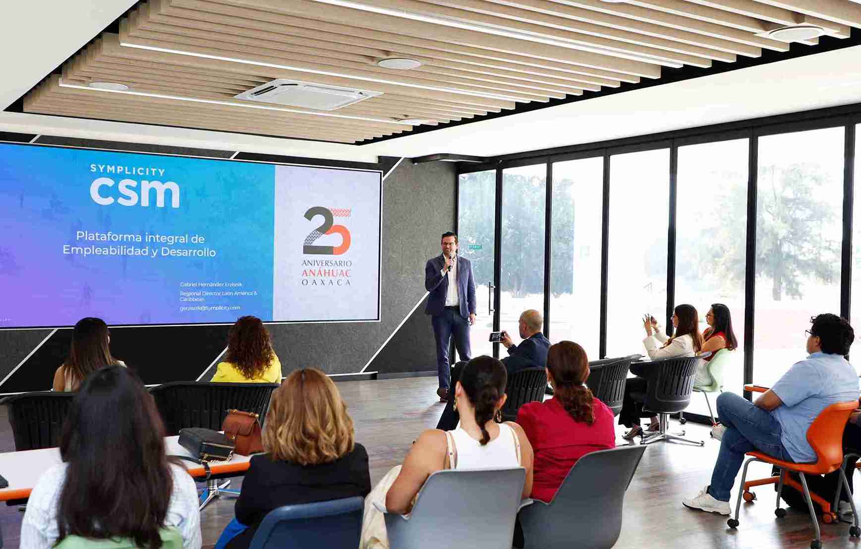 Impulsa tu carrera con nuestra nueva alianza con Symplicity 