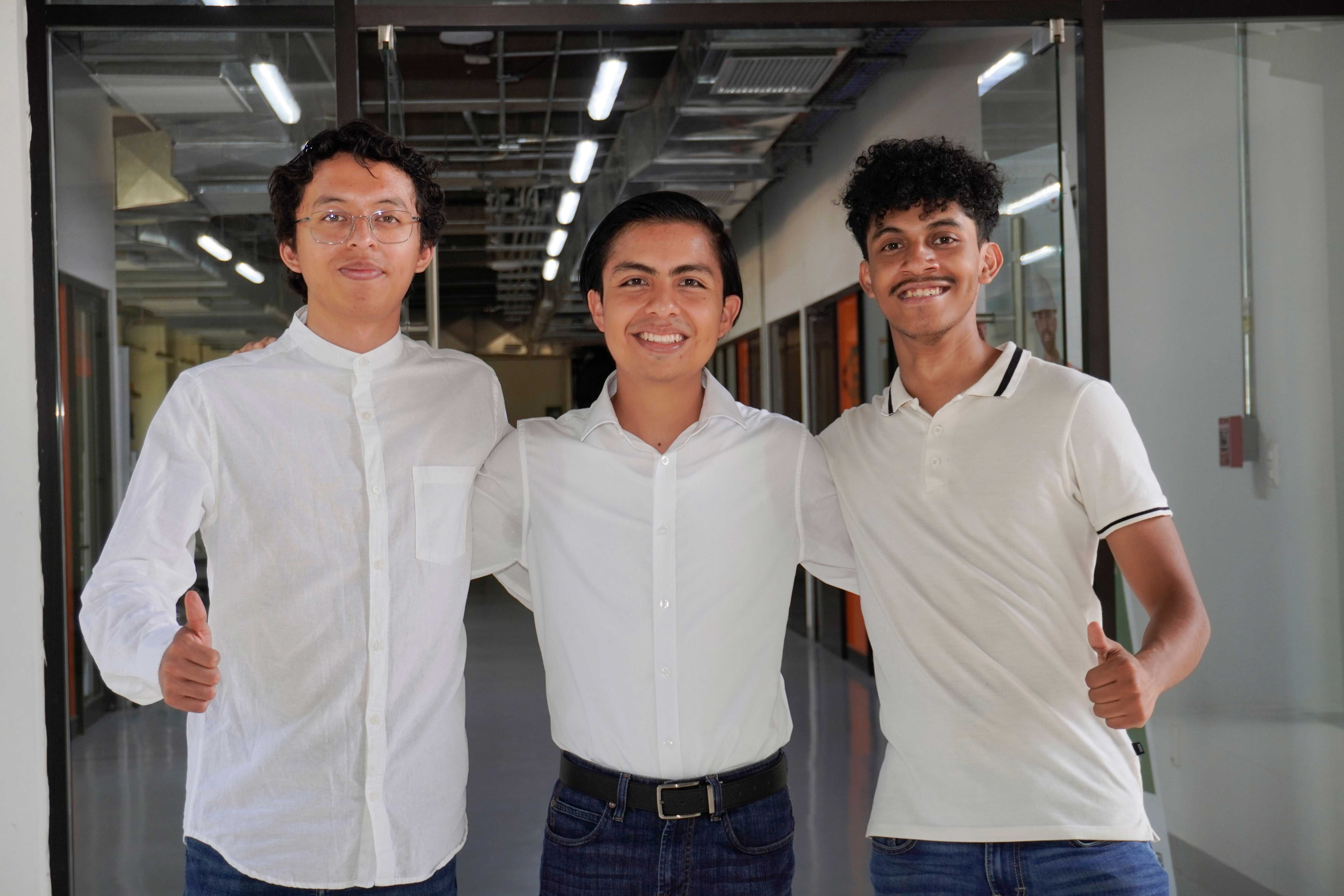 Estudiantes tricampeones de Ingeniería de la Universidad Anáhuac Oaxaca rumbo al mundial Huawei ICT.
