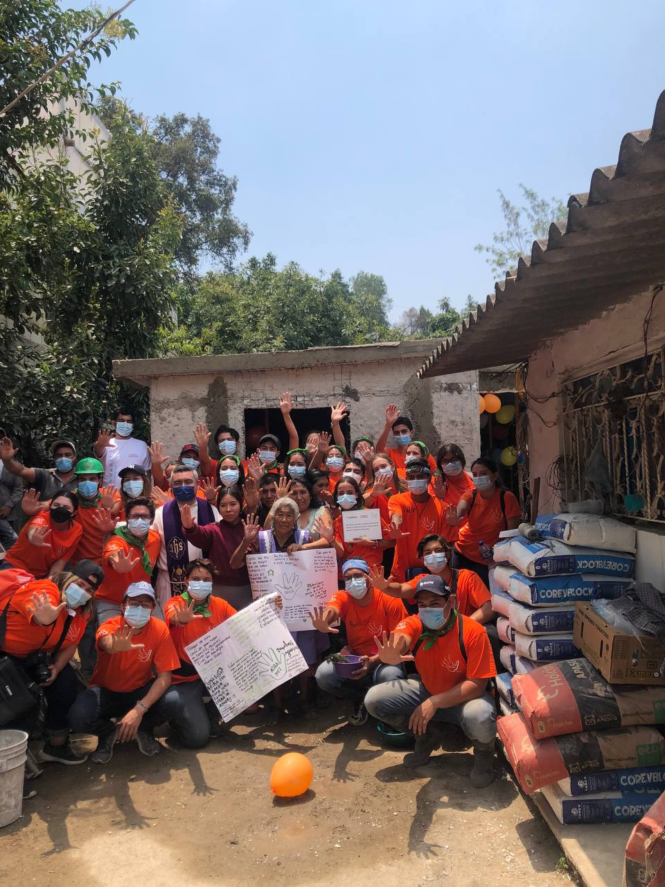 Voluntarios Anáhuac refrendan compromiso social en San Antonio Alpanocan