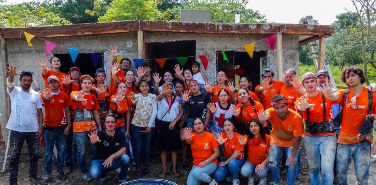 Voluntarios se solidarizan y construyen nuevos hogares en comunidad indígena