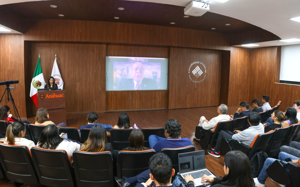 Encargado comercial de la Embajada Británica en México comparte con estudiantes de la Anáhuac Puebla, “El Reino Unido después del Brexit”