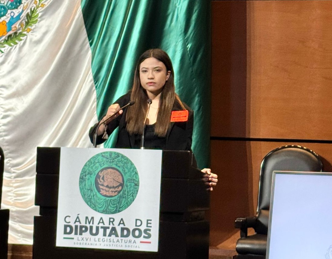 Estudiante destaca en el "Parlamento Juvenil: Voces del Futuro"