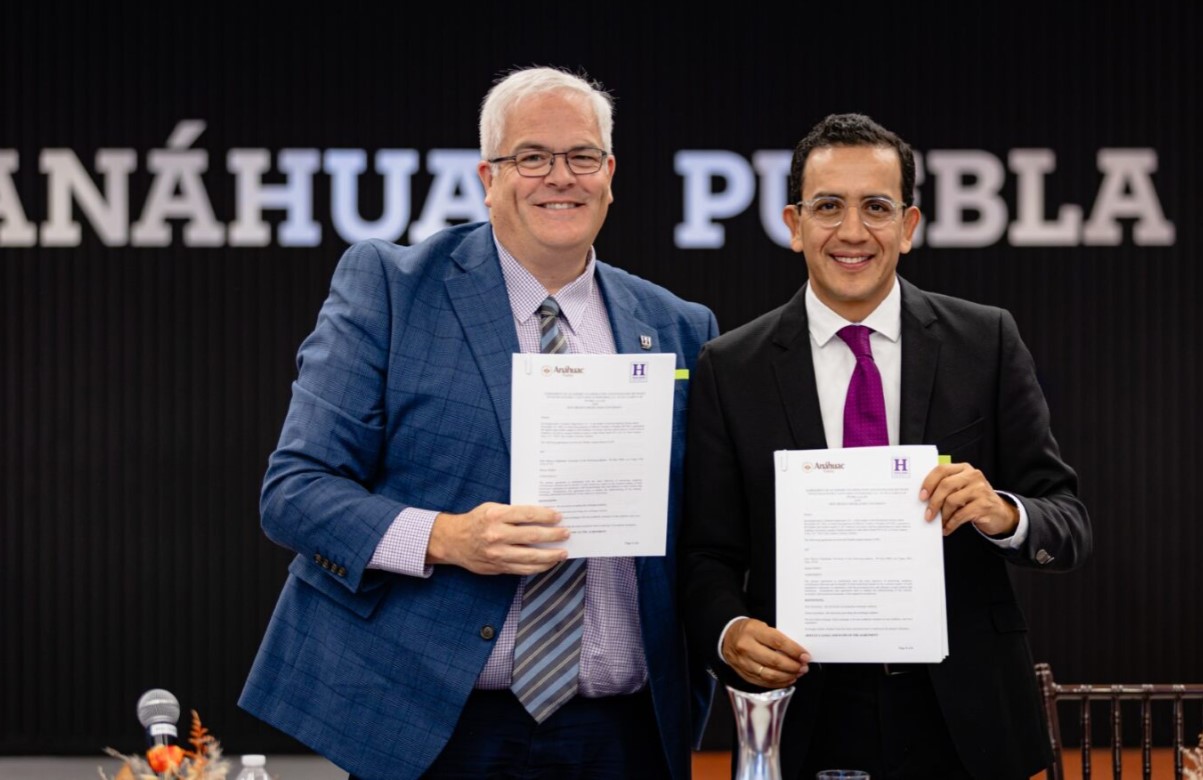 Anáhuac Puebla y NMHU firman alianza académica internacional