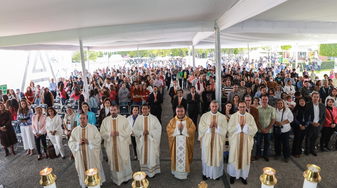 Anáhuac Puebla celebra en comunidad "Cristo Rey"
