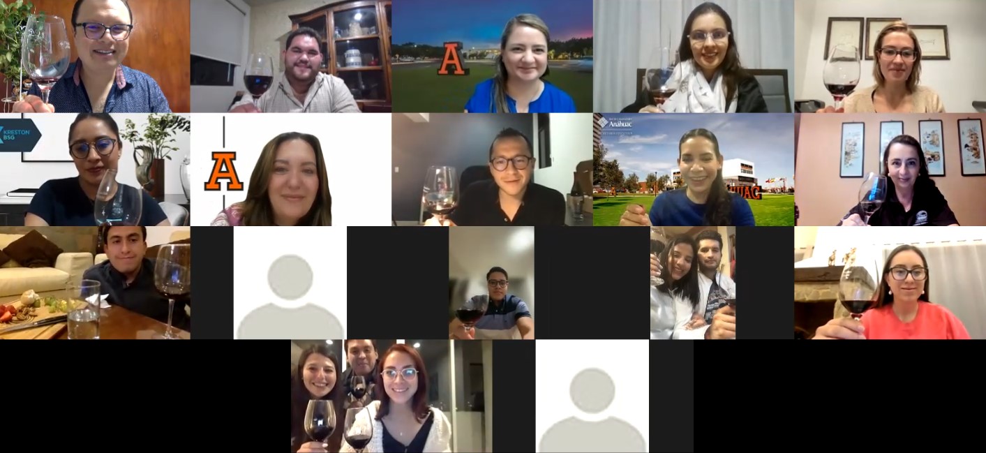 Primera cata de vino para egresados de la Universidad