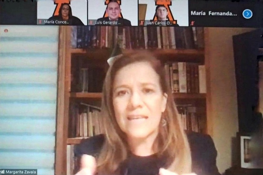 Margarita Zavala en diálogo con comunidad universitaria.