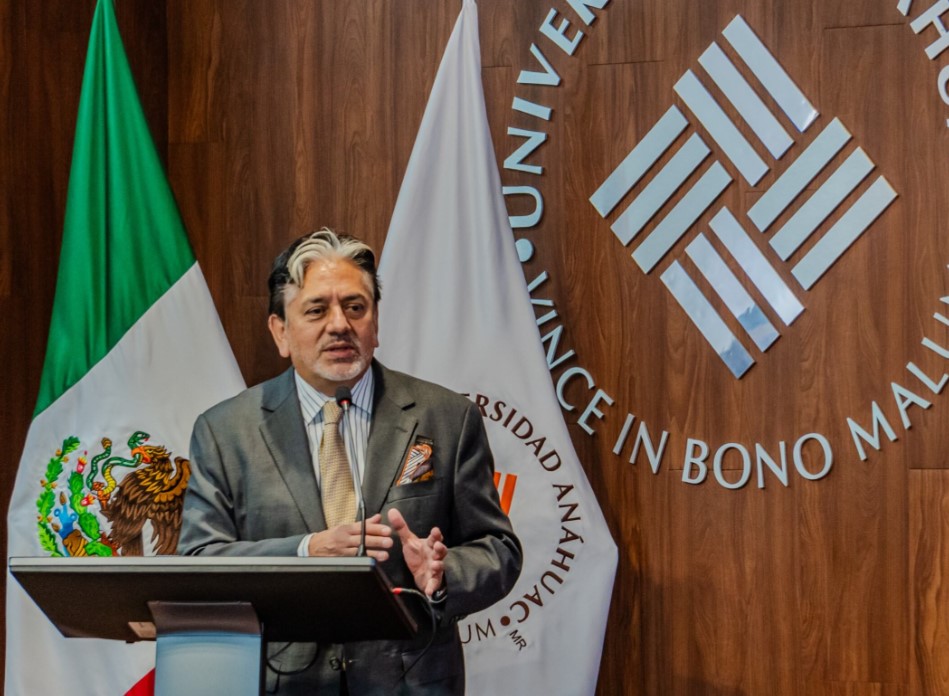 Estrategia y serenidad: claves de la diplomacia comparte el Emb. Nájera Rivas