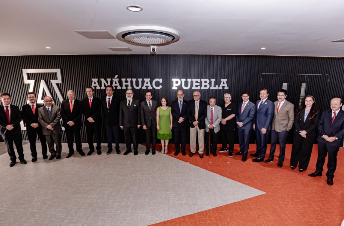 Anáhuac Puebla se convierte en la primera universidad en firmar convenio con la Academia Nacional de Medicina de México y rinden homenaje al Dr. Rafael Marín