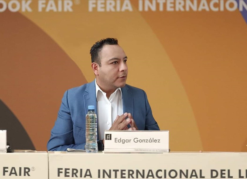 Catedrático de la Anáhuac Puebla destaca con la presentación de su libro en la Feria Internacional del Libro de Guadalajara 2023