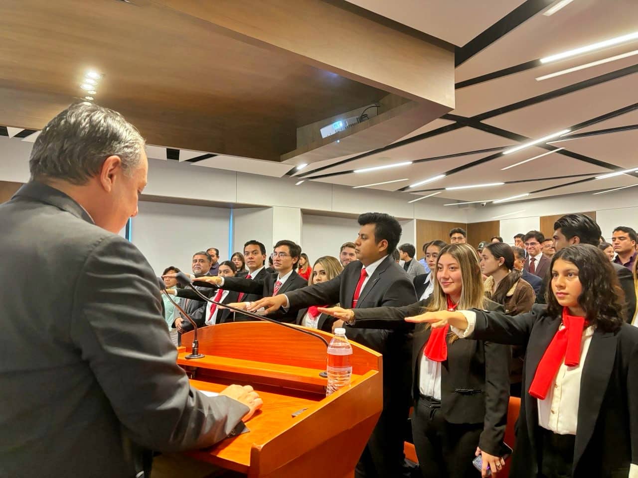 Estudiantes Anáhuac Puebla lideran nueva Mesa Directiva del IMEF Universitario 2025