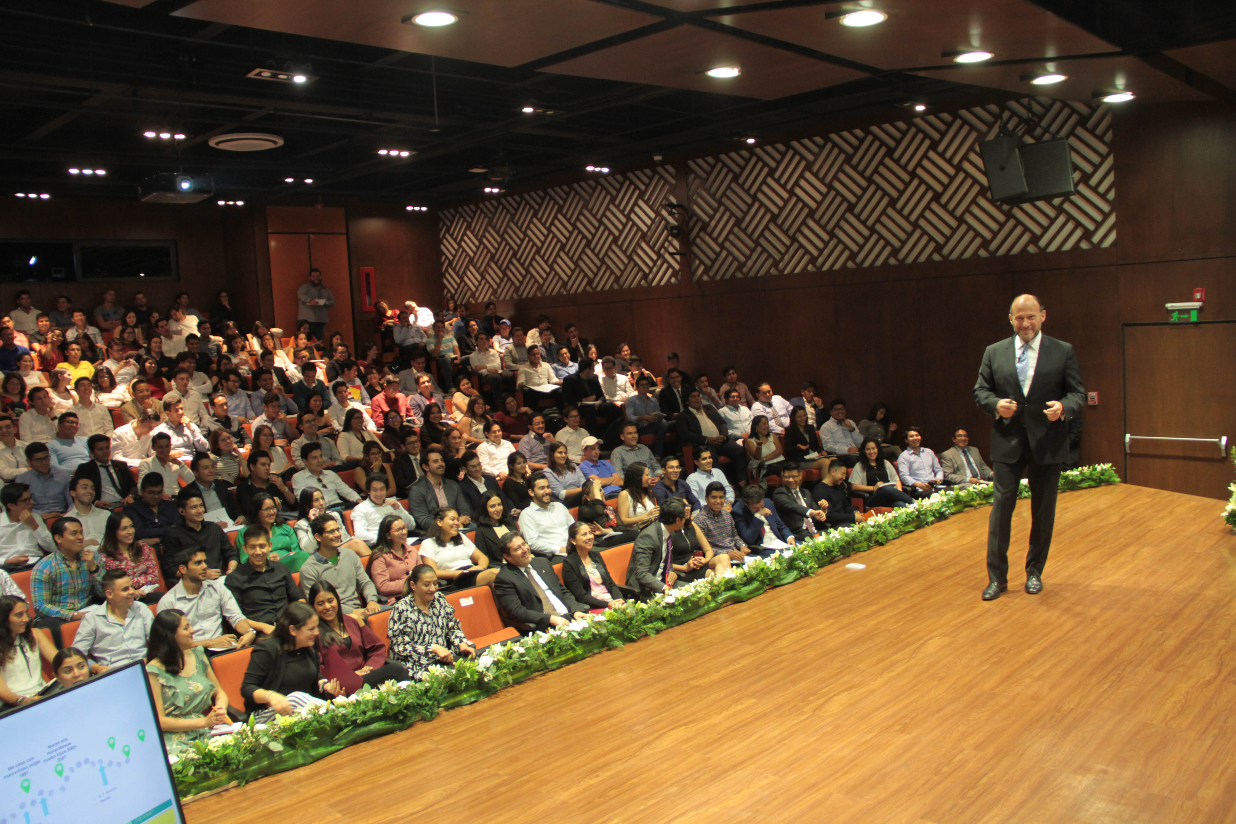 Se lleva a cabo Cátedra Prima de la Escuela de Ingeniería con representante de Deloitte
