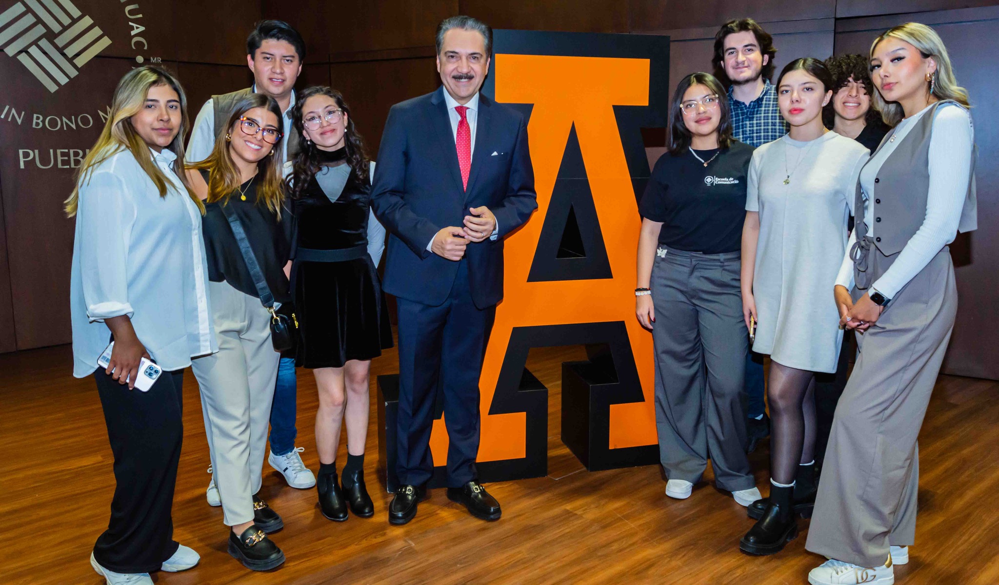 Jorge Zarza inspira a estudiantes de la Anáhuac Puebla con la cátedra "Periodismo de Rigor"