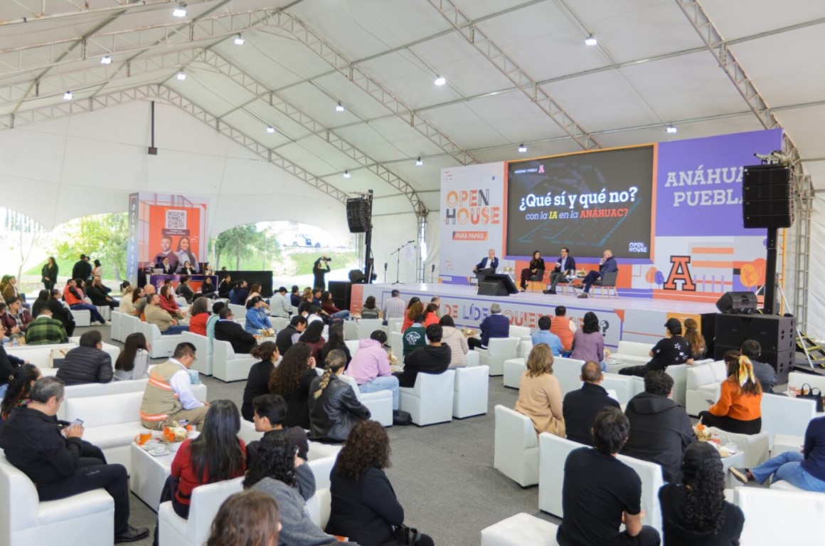 Padres de familia viven la experiencia universitaria en el Open House 2025