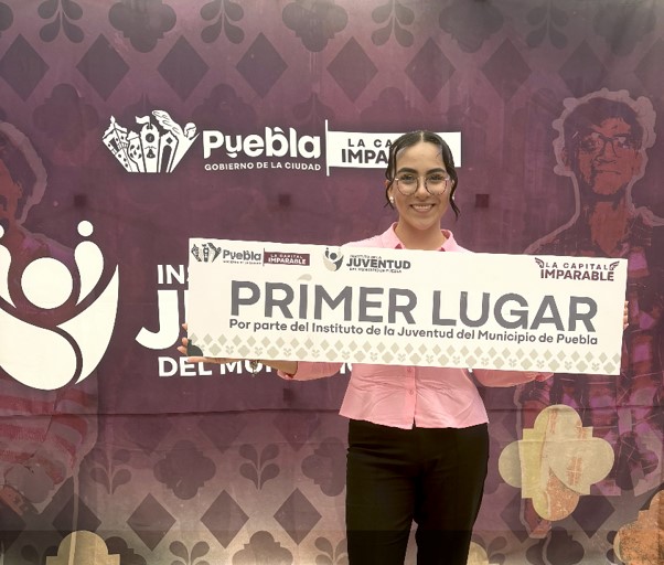Egresada triunfa con proyecto financiero social en "Jóvenes Imparables"
