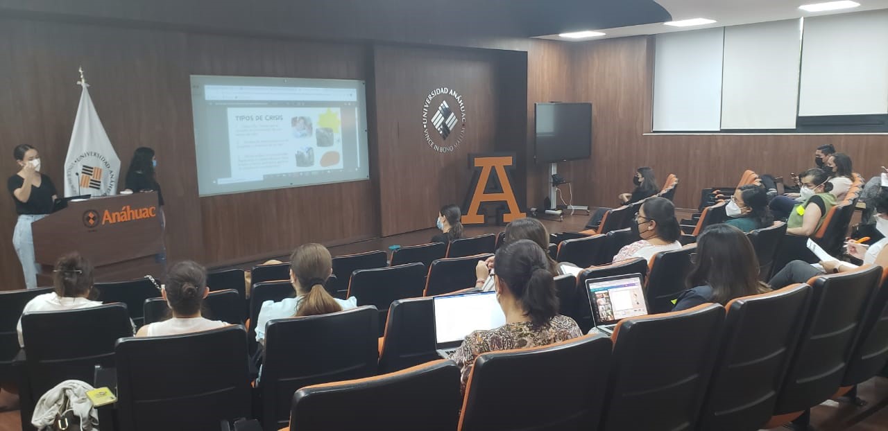 Estudiantes de psicología de la Anáhuac Puebla imparten taller de Atención de Primer Momento