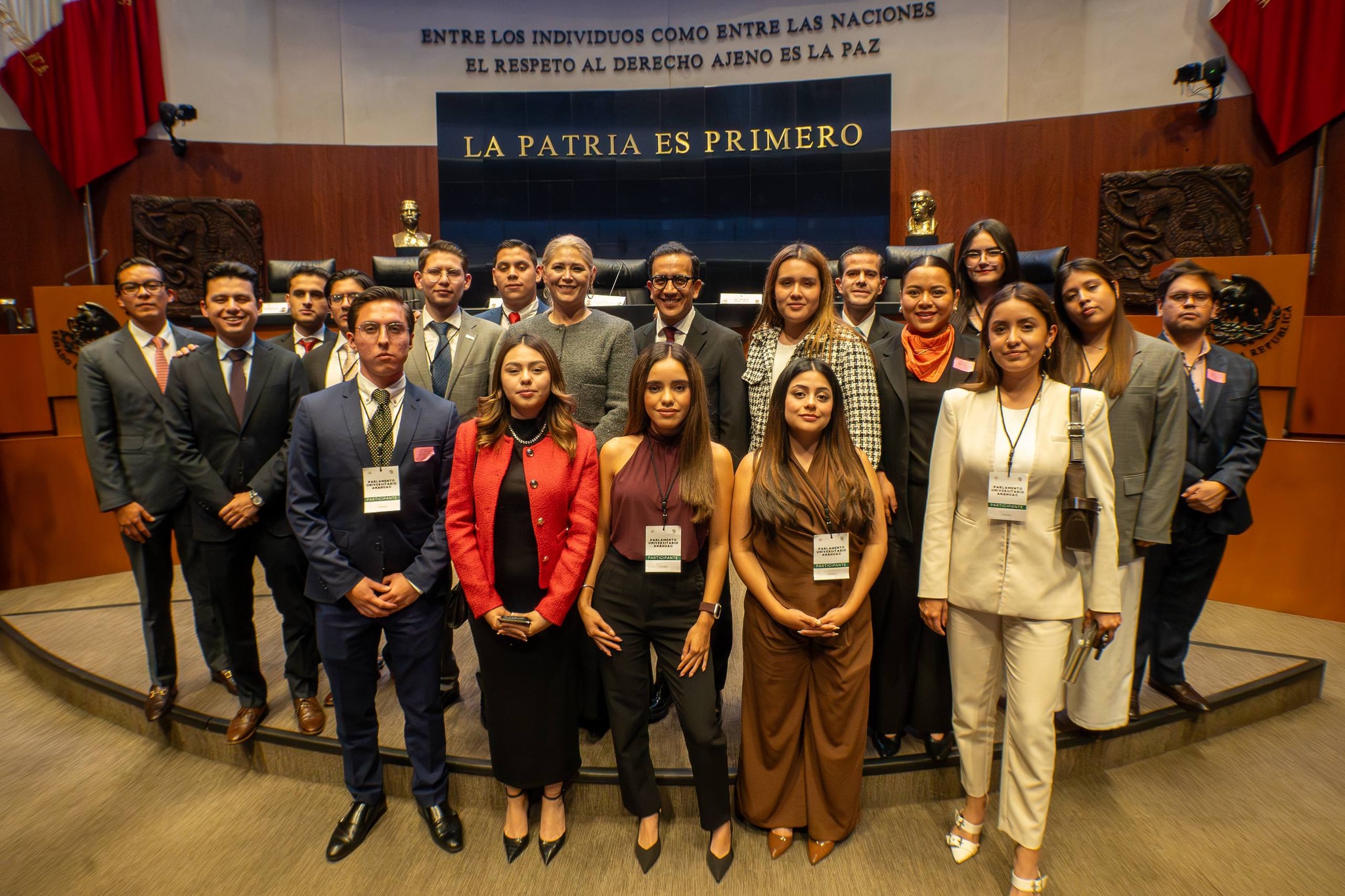Estudiantes Anáhuac alzan la voz por México en el Senado de la República