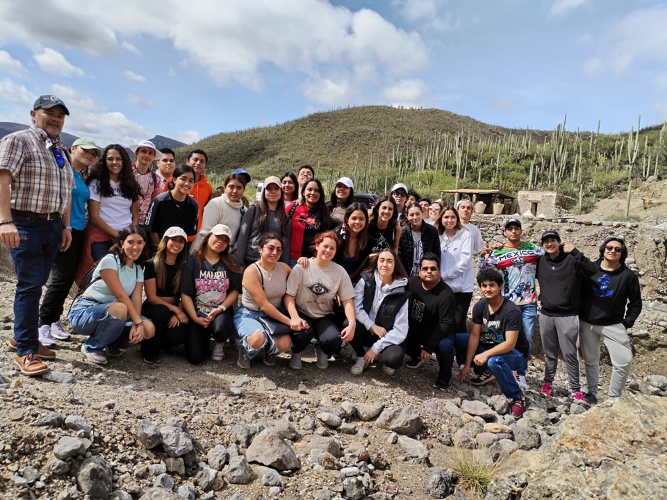 Estudiantes de Turismo y Gastronomía de la Universidad Anáhuac Puebla exploran la Reserva de la Biosfera de Tehuacán-Cuicatlán