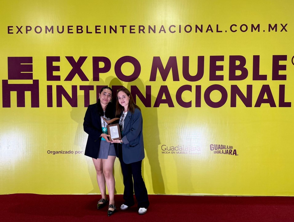 Talentosas estudiantes de la Anáhuac Puebla obtienen el segundo lugar en Dimueble de la Expo Mueble Internacional Verano 2024
