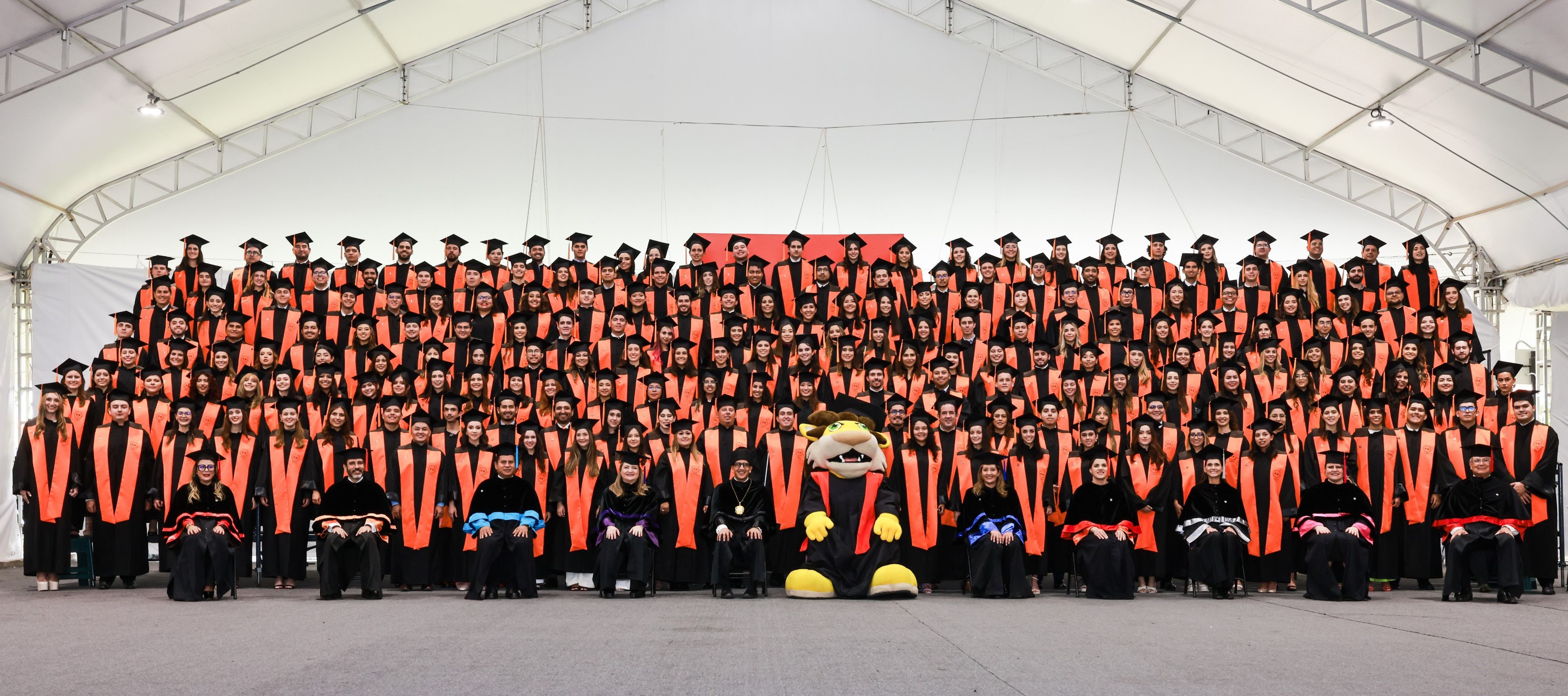 Graduación 2024 de la Anáhuac Puebla: Un tributo a la Excelencia Académica