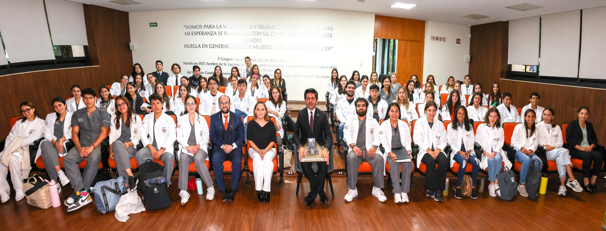 Dr. Robinson Cruz Gallo comparte en la Anáhuac Puebla "El impacto de la nutrición para la prevención de las enfermedades catastróficas"