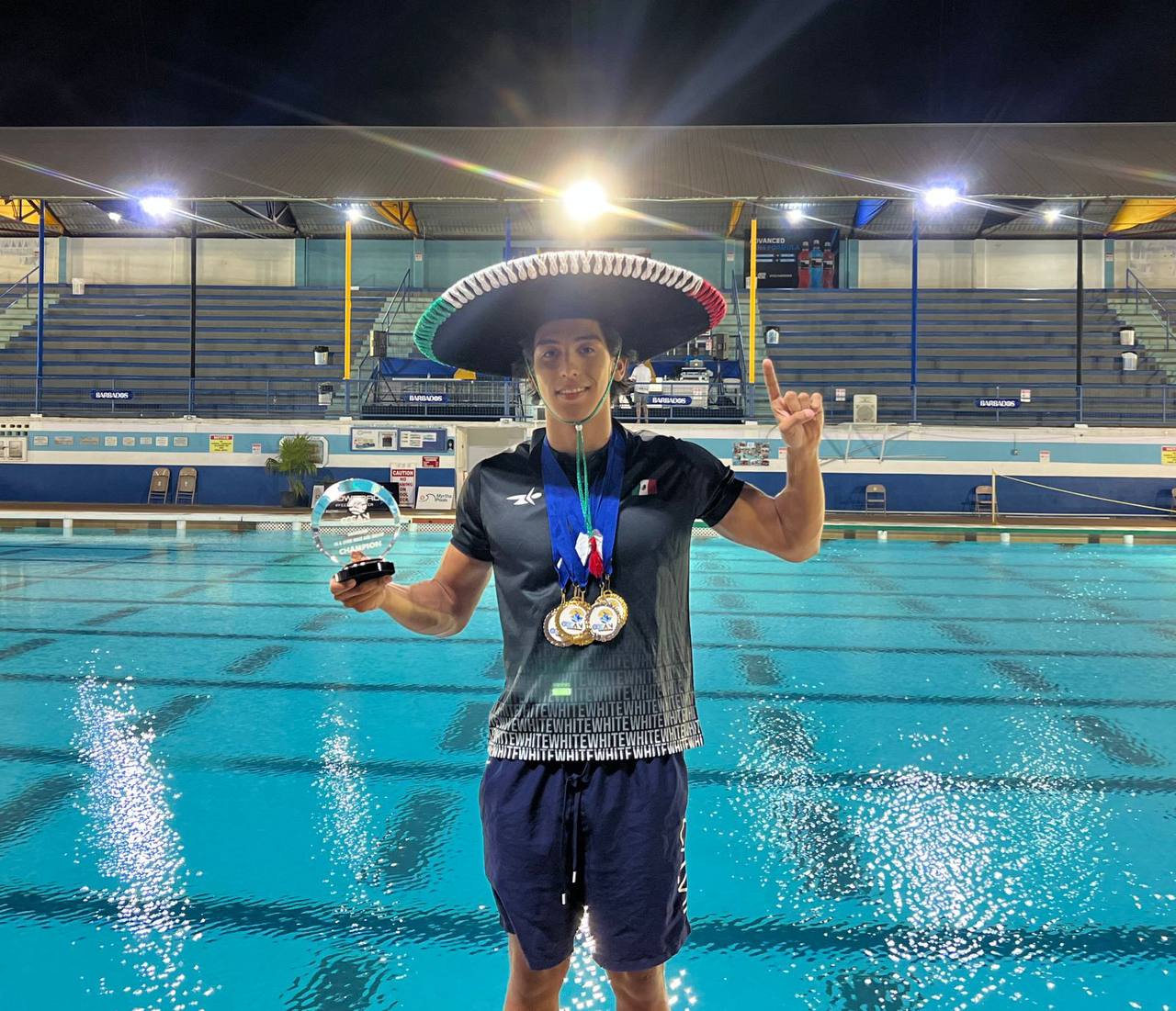 Atleta de la Anáhuac Puebla logra el oro en el Campeonato Centroamericano y del Caribe de Natación