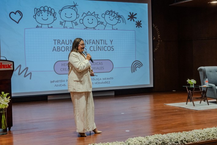 Cerca del 25% de los niños en el mundo sufre abuso: experta explora terapias para el trauma infantil