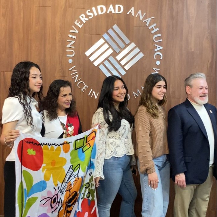 PINEDA-COVALLIN-BEE2BE