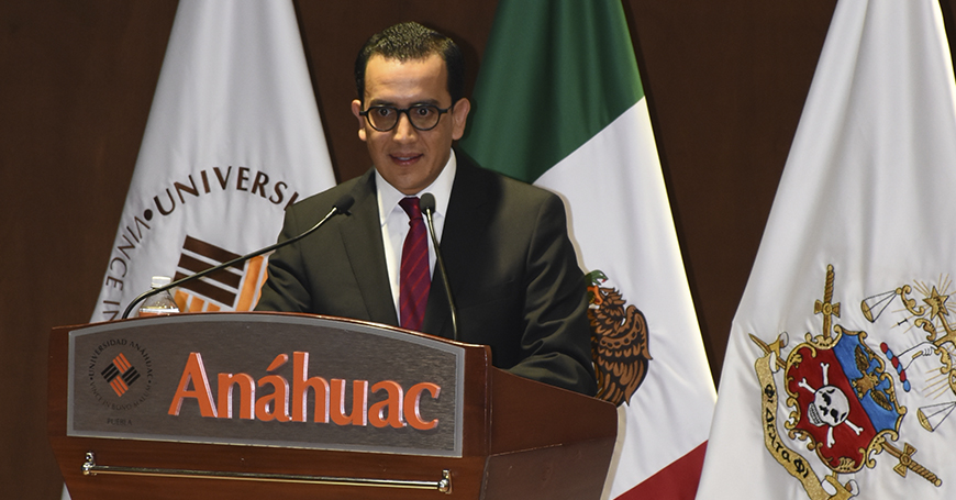 Alumnos de Derecho de la Anáhuac Puebla se inician en Phi Delta Phi, asociación internacional jurídica de honor, en presencia de Ministro de la SCJN