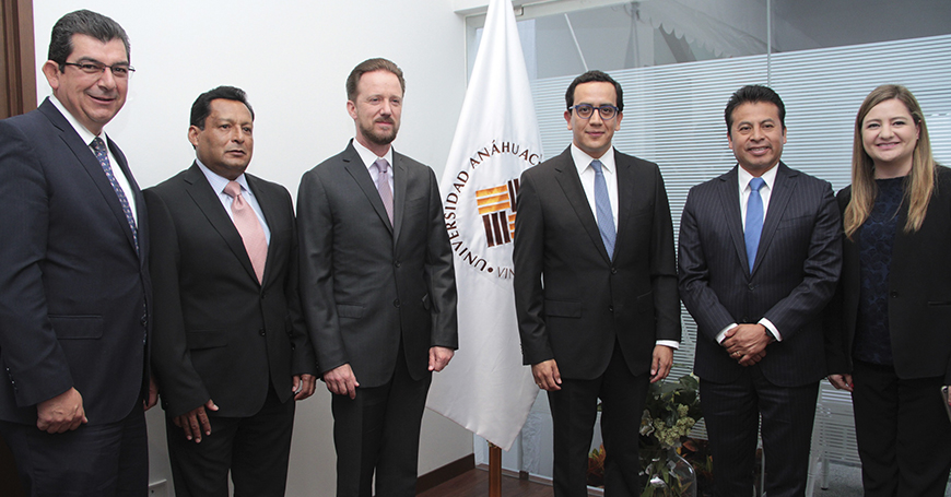 Personalidades gubernamentales y empresarios inauguran el Auditorio Anáhuac