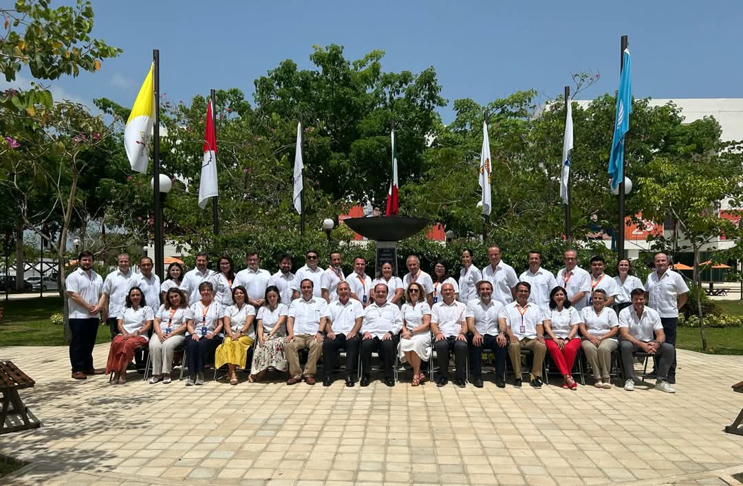 La Universidad Anáhuac Puebla participa en el Encuentro de Razón Abierta 2025 en Cancún