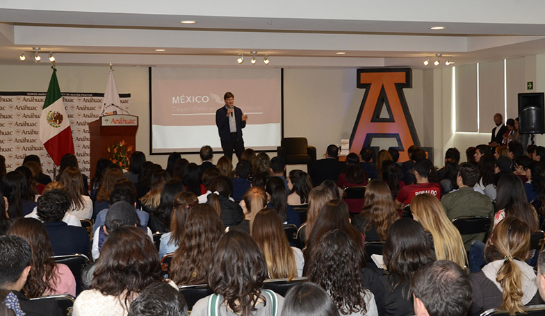 Secretario de Turismo del Gobierno de la República ofrece conferencia en la Universidad Anáhuac Puebla