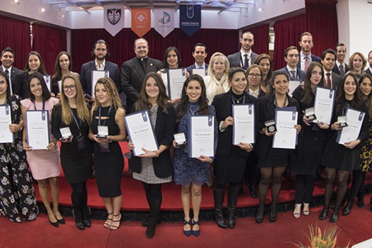 64 alumnos de la Red de Universidades Anáhuac reciben el Premio CENEVAL al desempeño de excelencia – EGEL