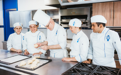 Escuela de Turismo y Gastronomía