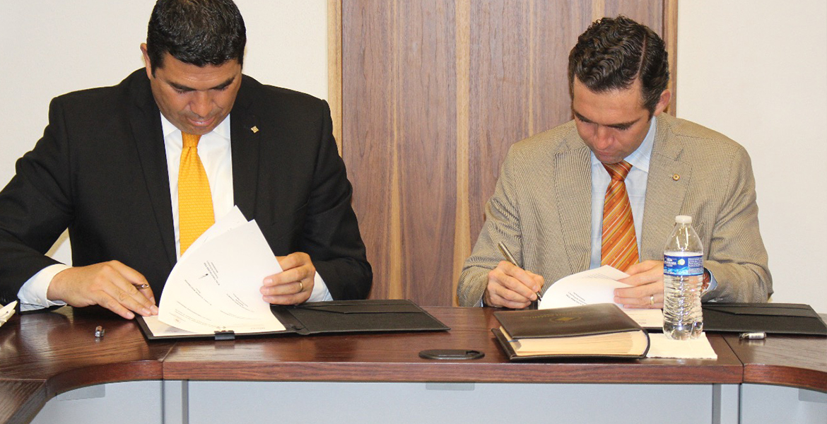 Firma de convenio con el Instituto Electoral del Estado de Querétaro