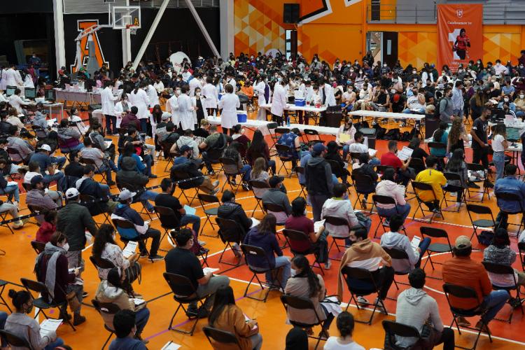 Universidad Anáhuac Querétaro aplica la 2da dosis de AstraZeneca para la Delegación Villa Cayetano Rubio 