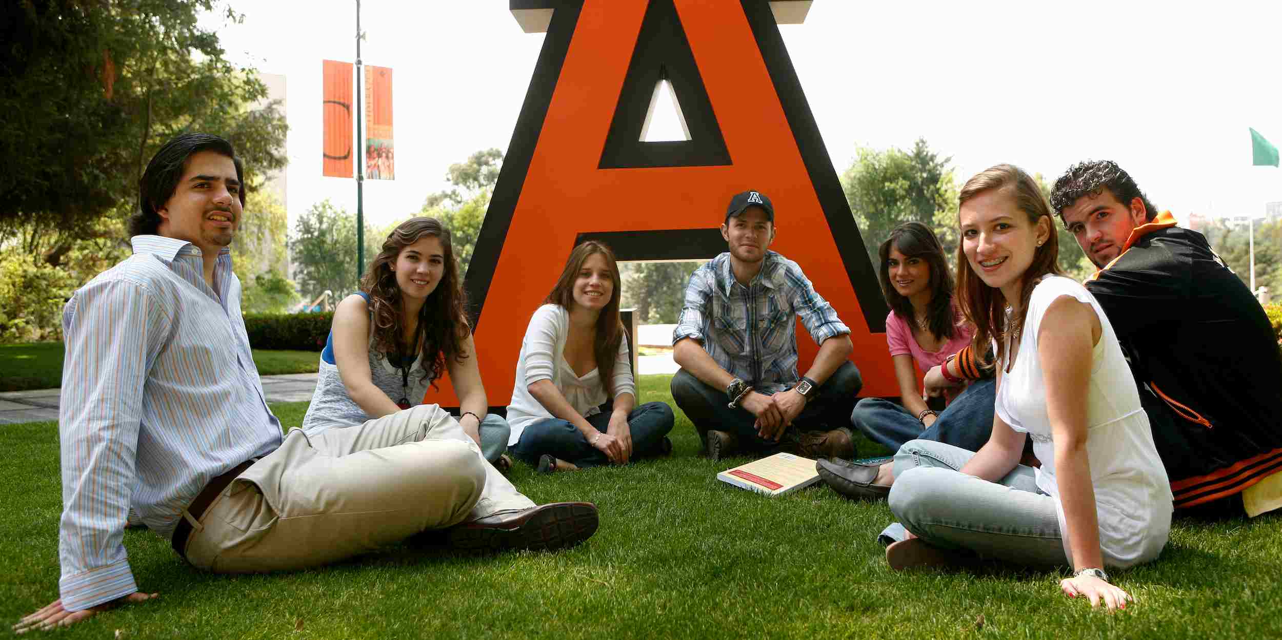 Estudiante en el campus
