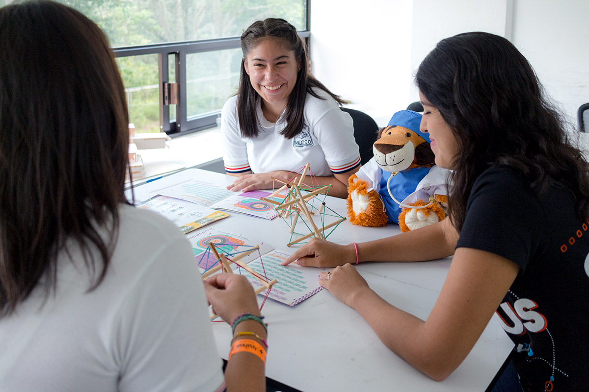 7 / 28 - Los alumnos Anáhuac contagian de entusiasmo el Campus Visit