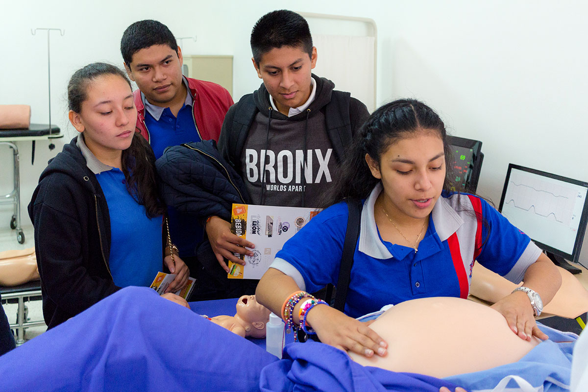 12 / 28 - Los alumnos Anáhuac contagian de entusiasmo el Campus Visit