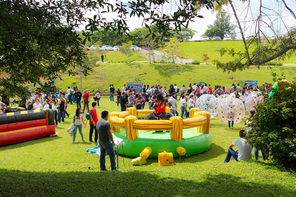 21 / 28 - Los alumnos Anáhuac contagian de entusiasmo el Campus Visit