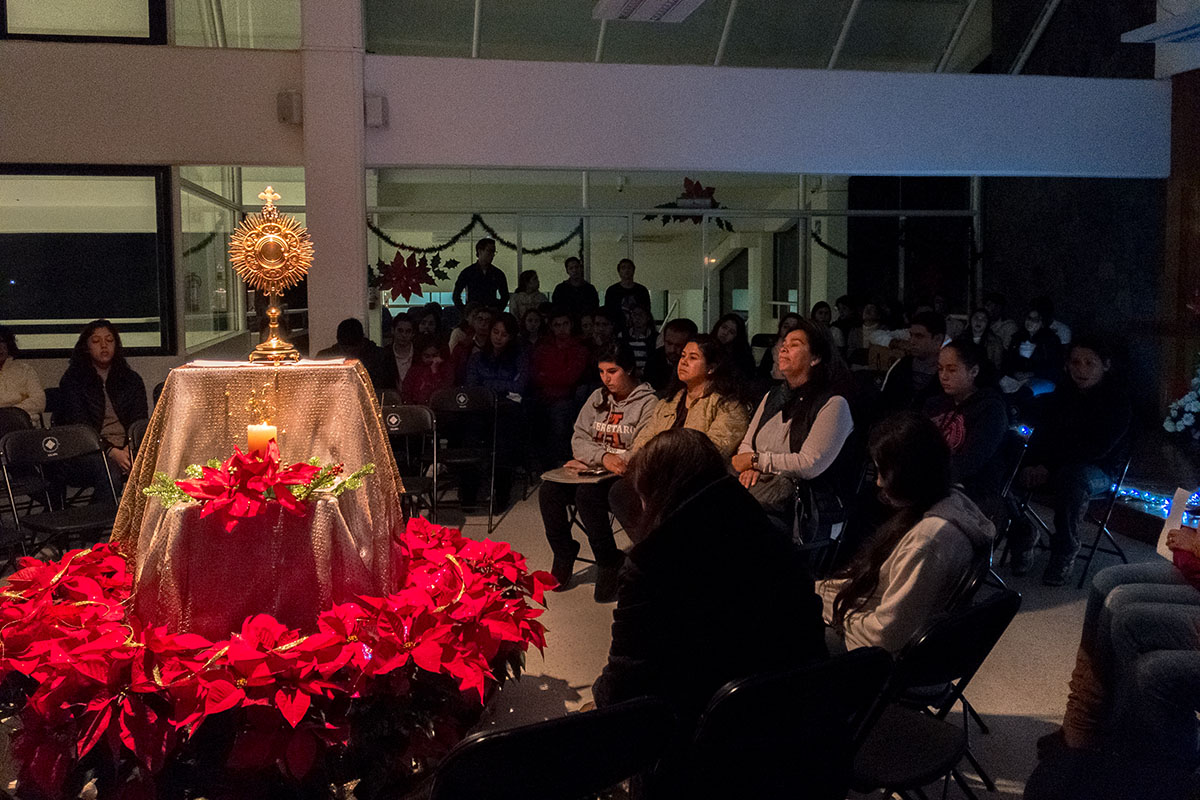 1 / 4 - La Universidad se prepara para la llegada de Cristo Jesús